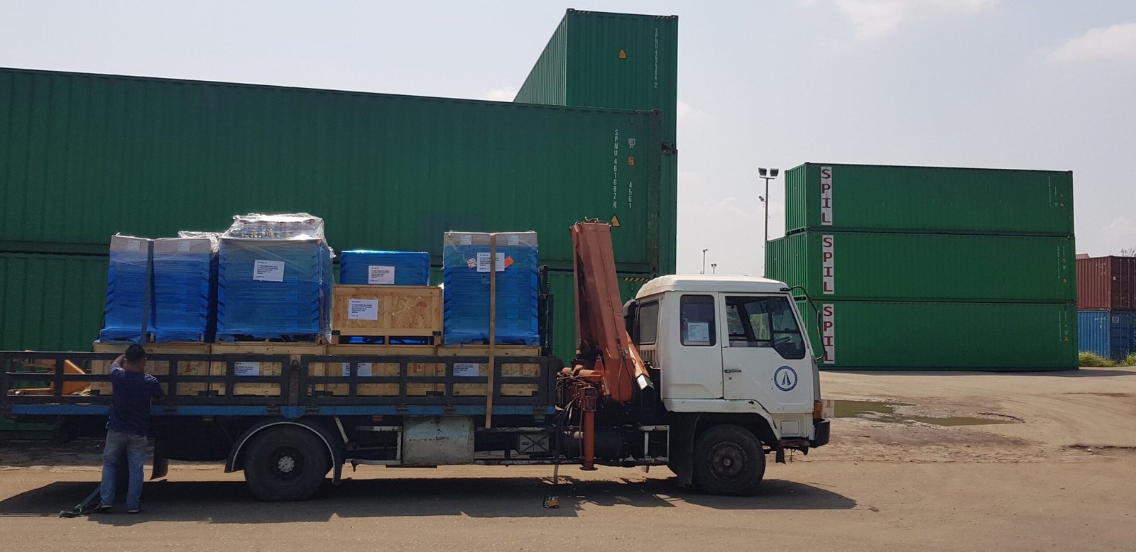 Logistik dan forwarder Batam